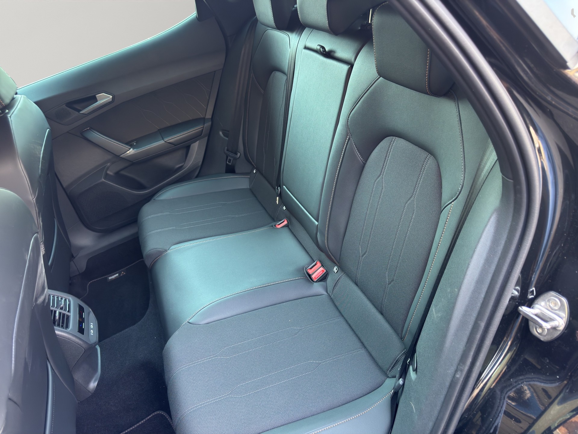 CUPRA Formentor 1.5 TSI DSG-image-9