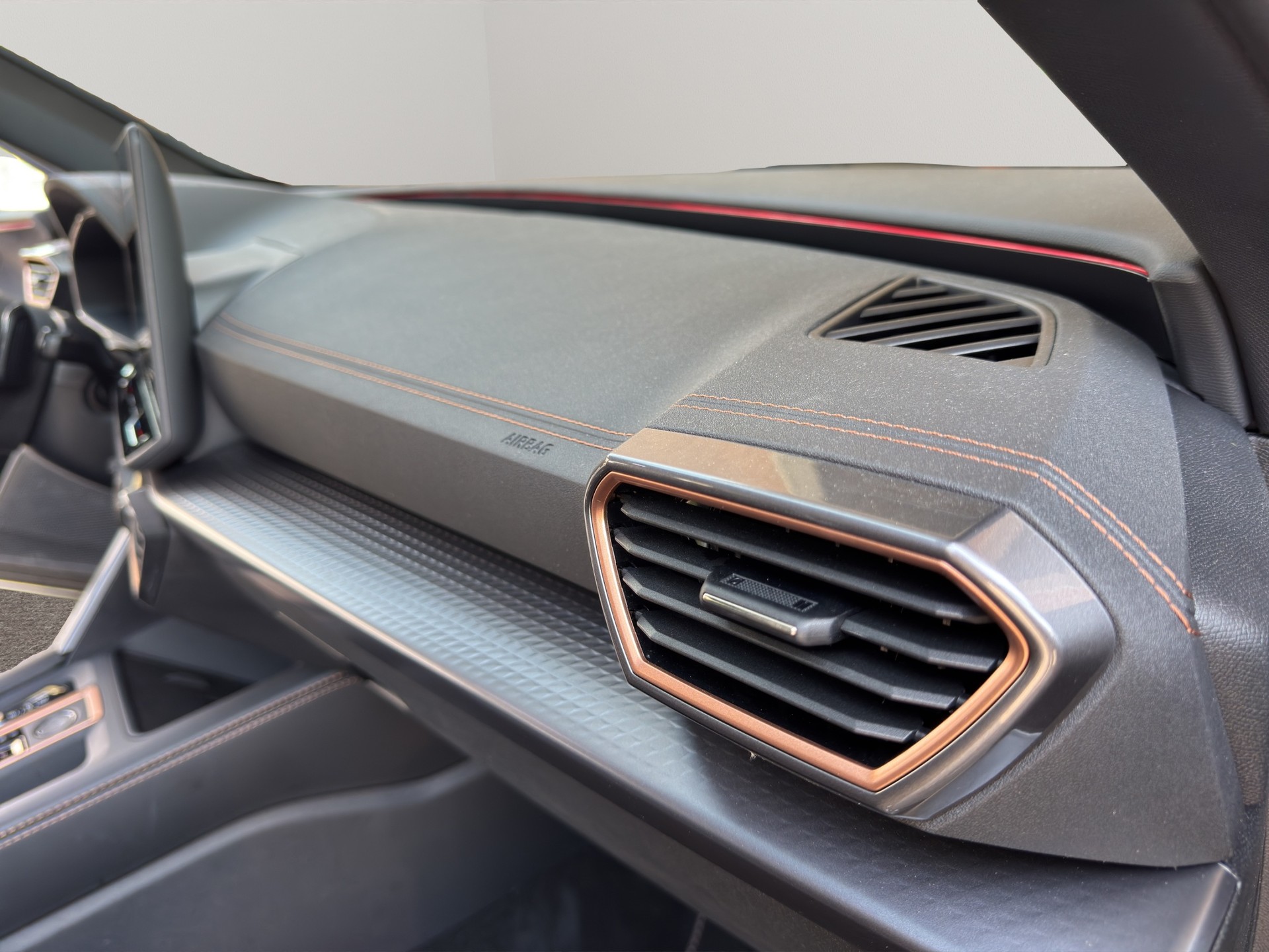 CUPRA Formentor 1.5 TSI DSG-image-12