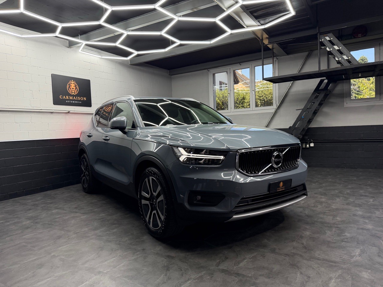 VOLVO XC40 T4 AWD Momentum Geartronic | CH-Auto | 1.Hand | ACC | Gratis Service-image-0