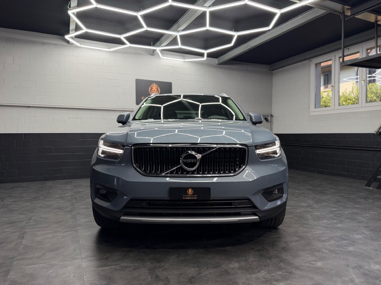 VOLVO XC40 T4 AWD Momentum Geartronic | CH-Auto | 1.Hand | ACC | Gratis Service-image-1