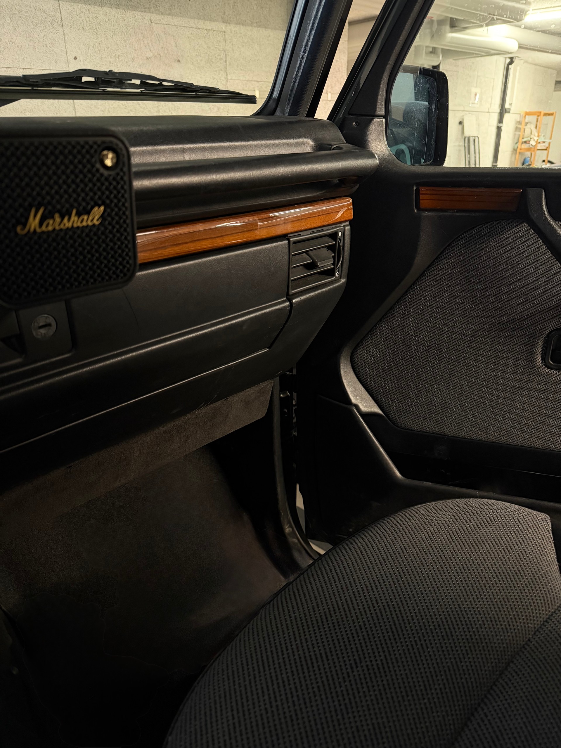 MERCEDES-BENZ G-Class 320-image-4