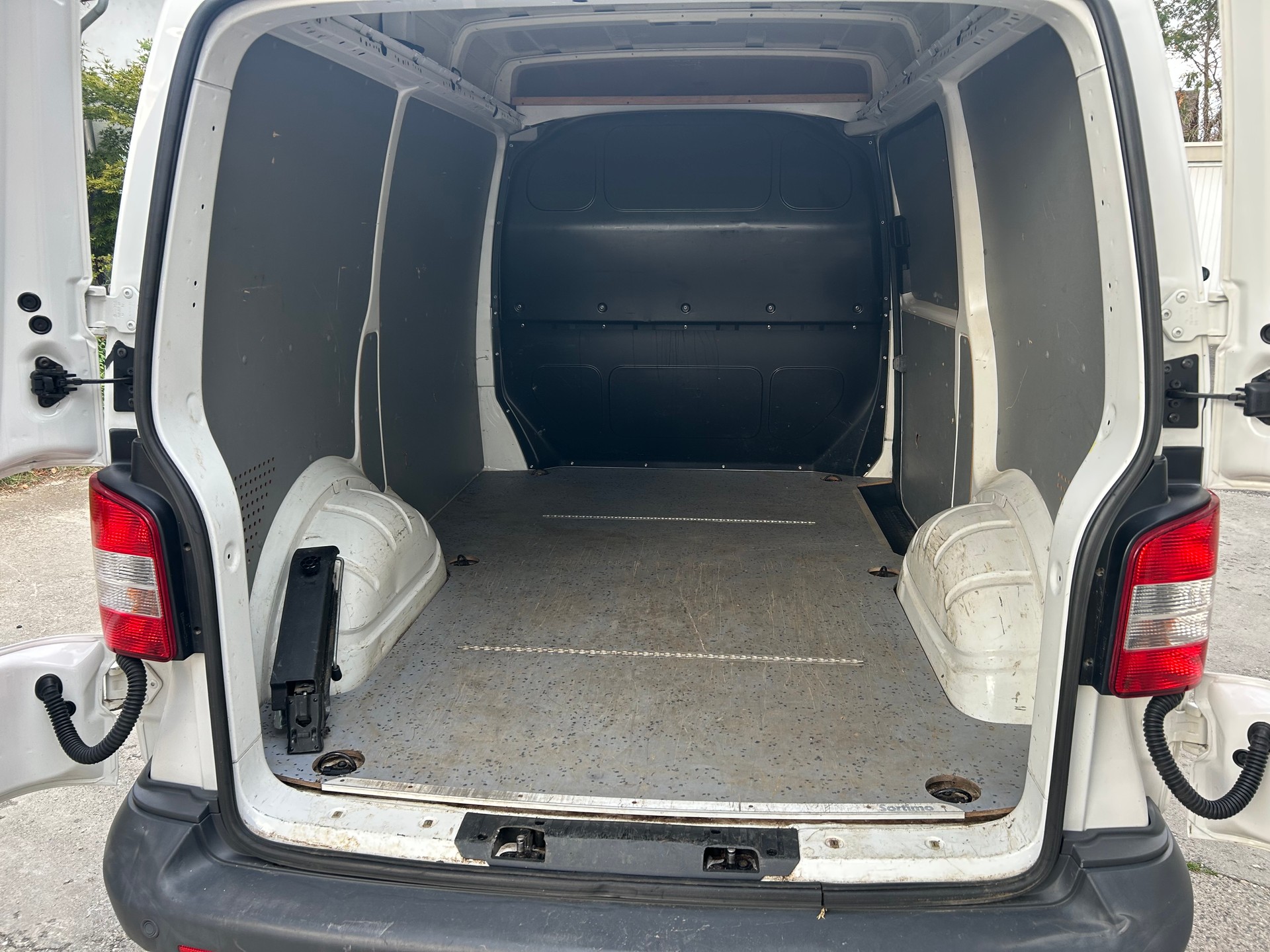 VW T5 2.0 TDI 4Motion-image-5