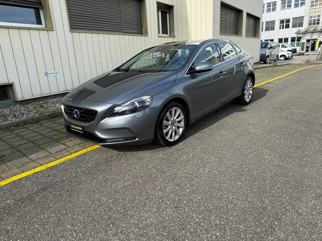 VOLVO V40 D3 Summum Geartronic-image-0