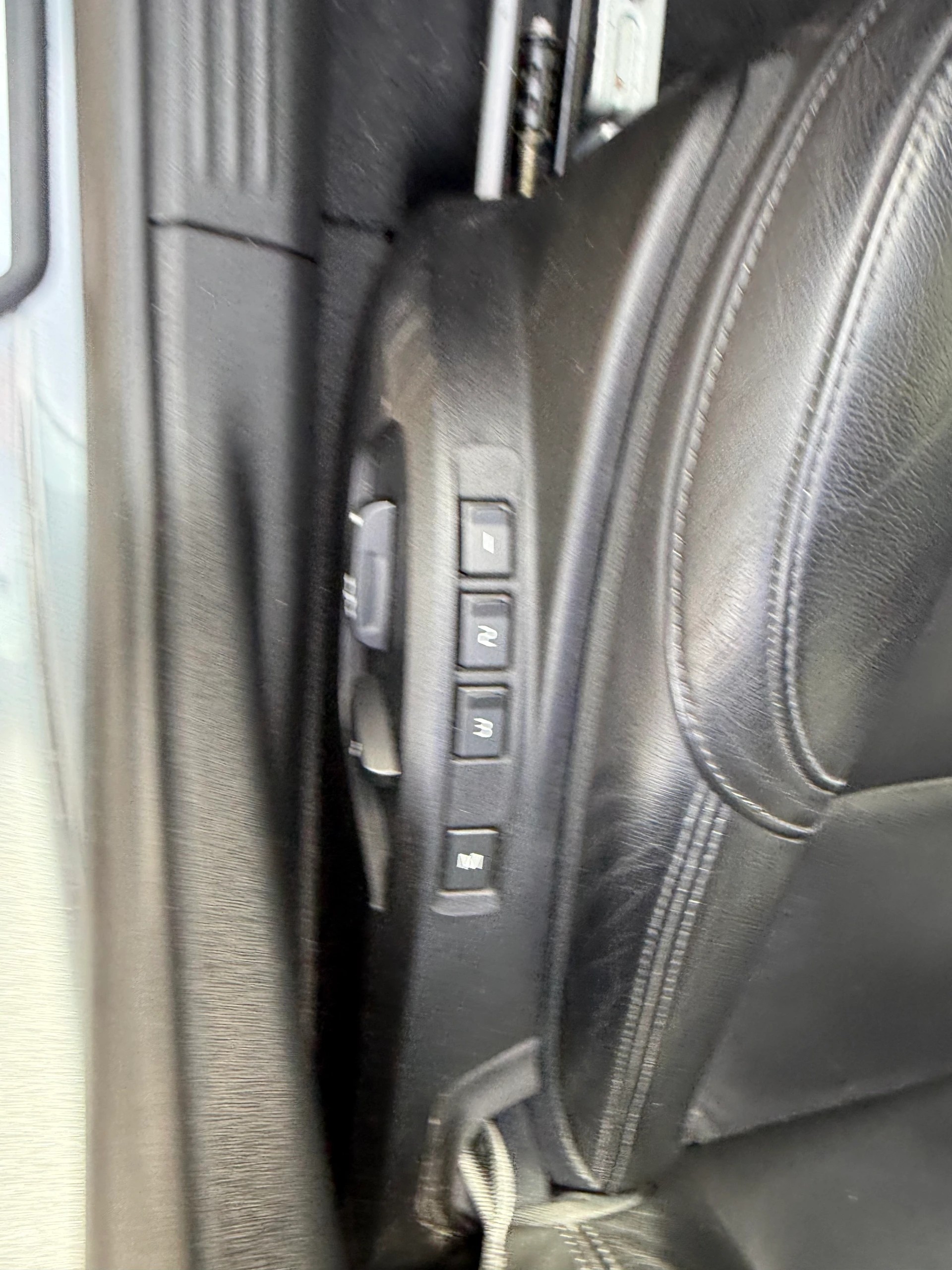 VOLVO V40 D3 Summum Geartronic-image-7