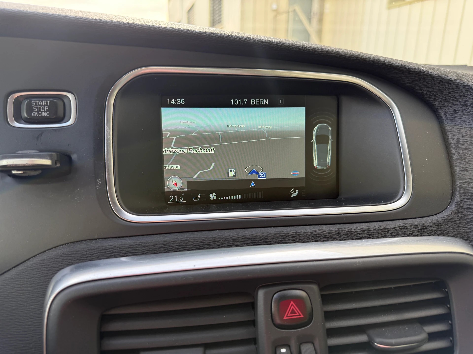 VOLVO V40 D3 Summum Geartronic-image-10