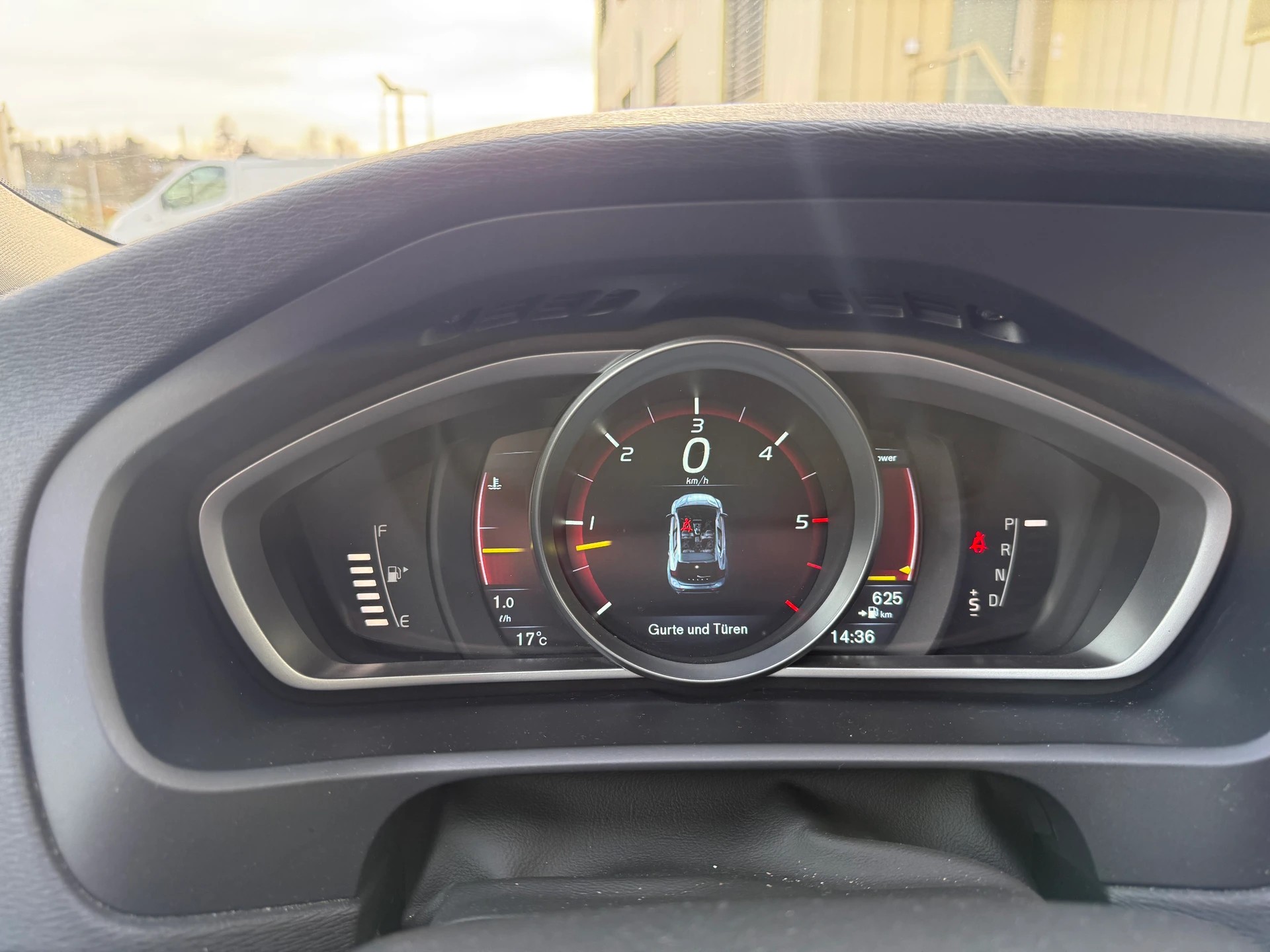 VOLVO V40 D3 Summum Geartronic-image-8