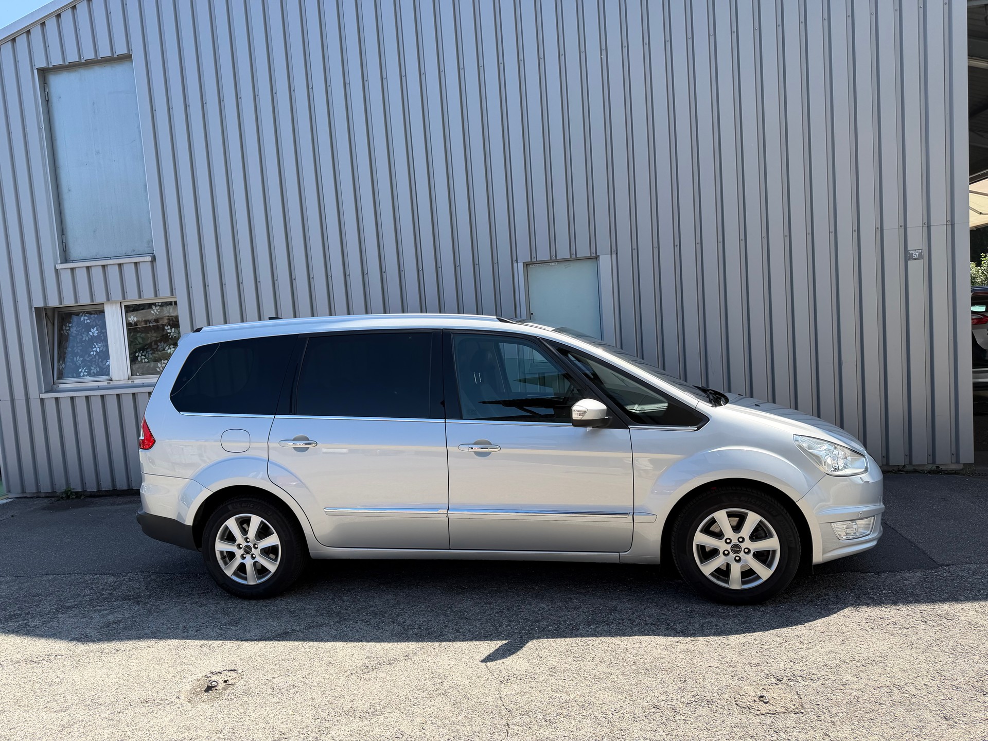 FORD Galaxy 2.0 SCTi Titanium PowerShift-image-3