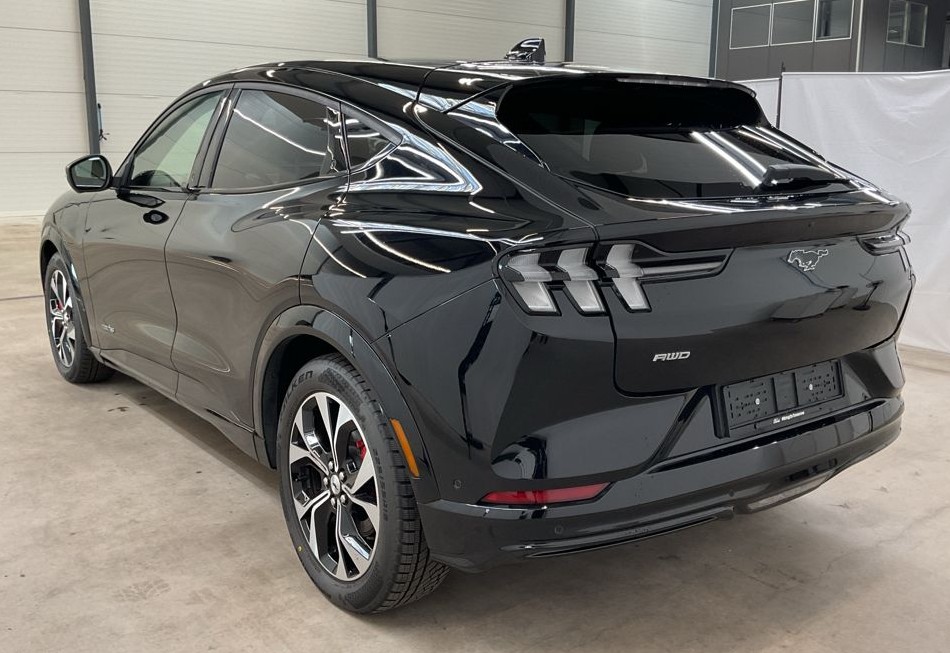 FORD Mustang MACH-E Premium AWD 72.6 kWh-image-1