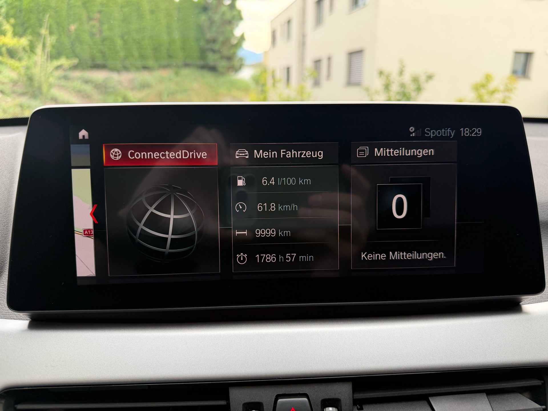 BMW 18d xDrive-image-16