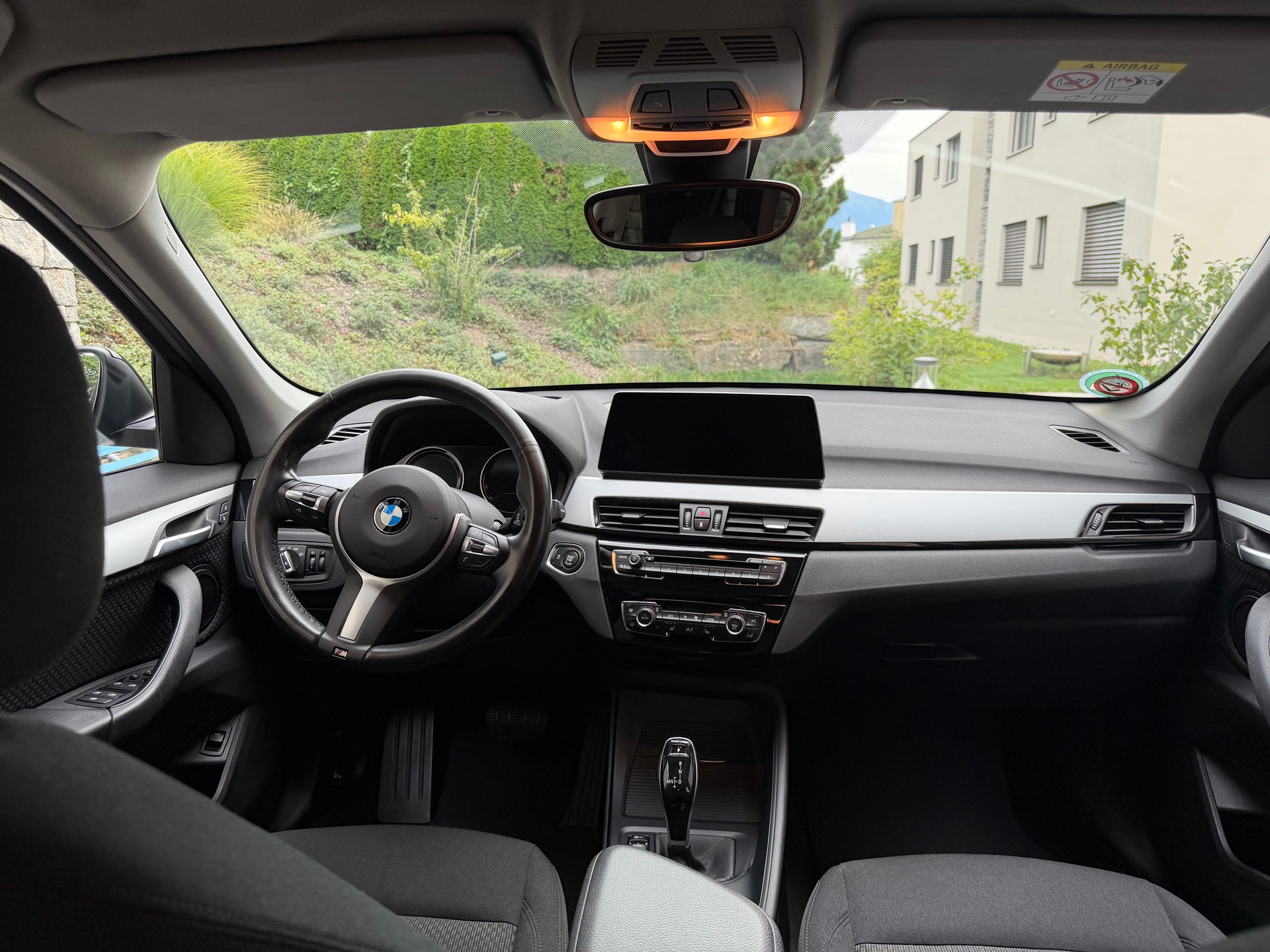 BMW 18d xDrive-image-9