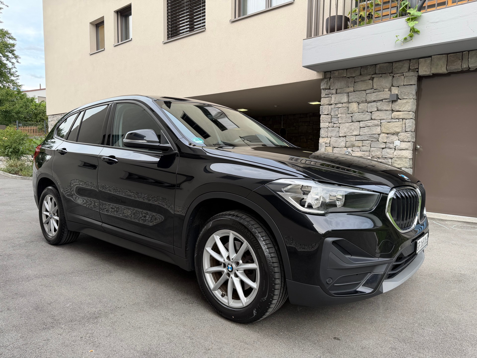 BMW 18d xDrive-image-1