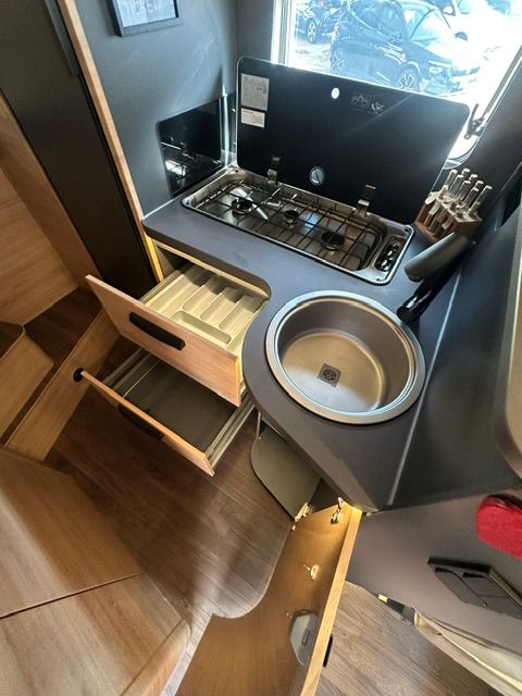 KNAUS Live Wave 650 MG Platinum Edition Automatik 180HP-image-8