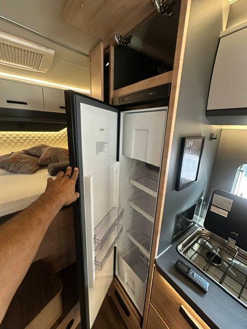 KNAUS Live Wave 650 MG Platinum Edition Automatik 180HP-image-9