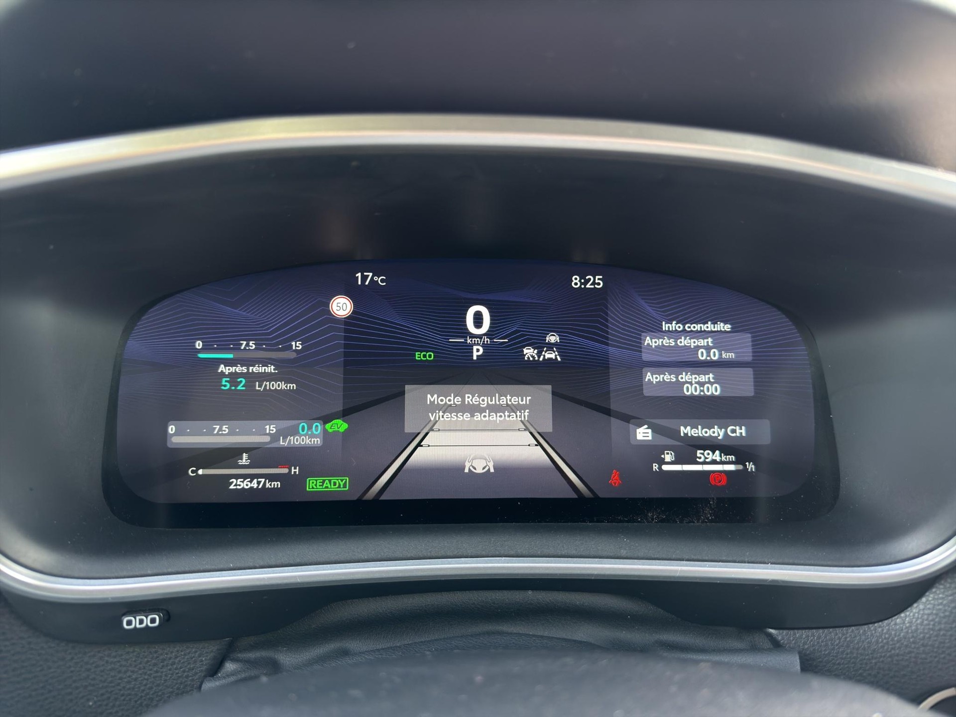 TOYOTA Corolla Cross 2.0 HSD Premium AWD-i-image-14
