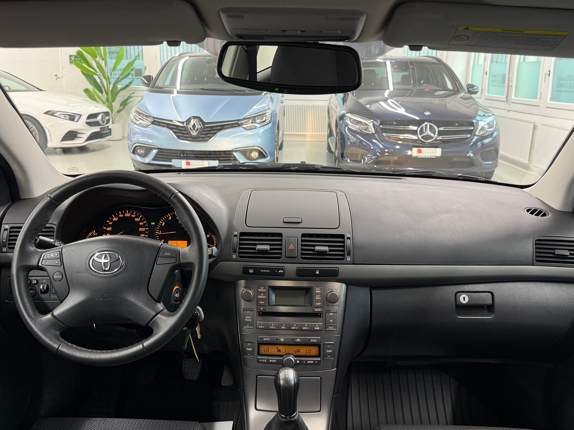 TOYOTA Avensis 1.8 VVT-i Linea Luna Liftback-image-16