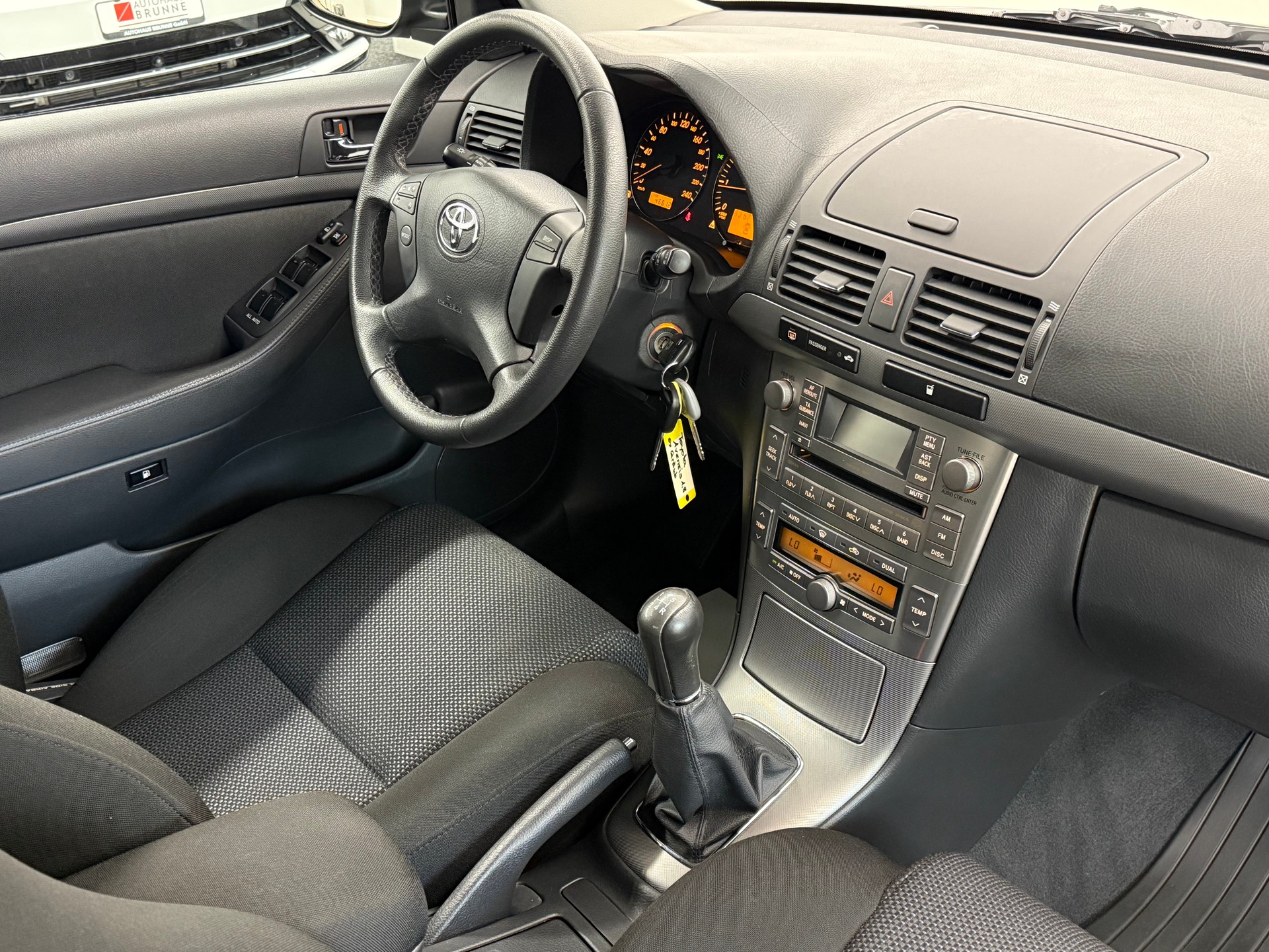TOYOTA Avensis 1.8 VVT-i Linea Luna Liftback-image-17