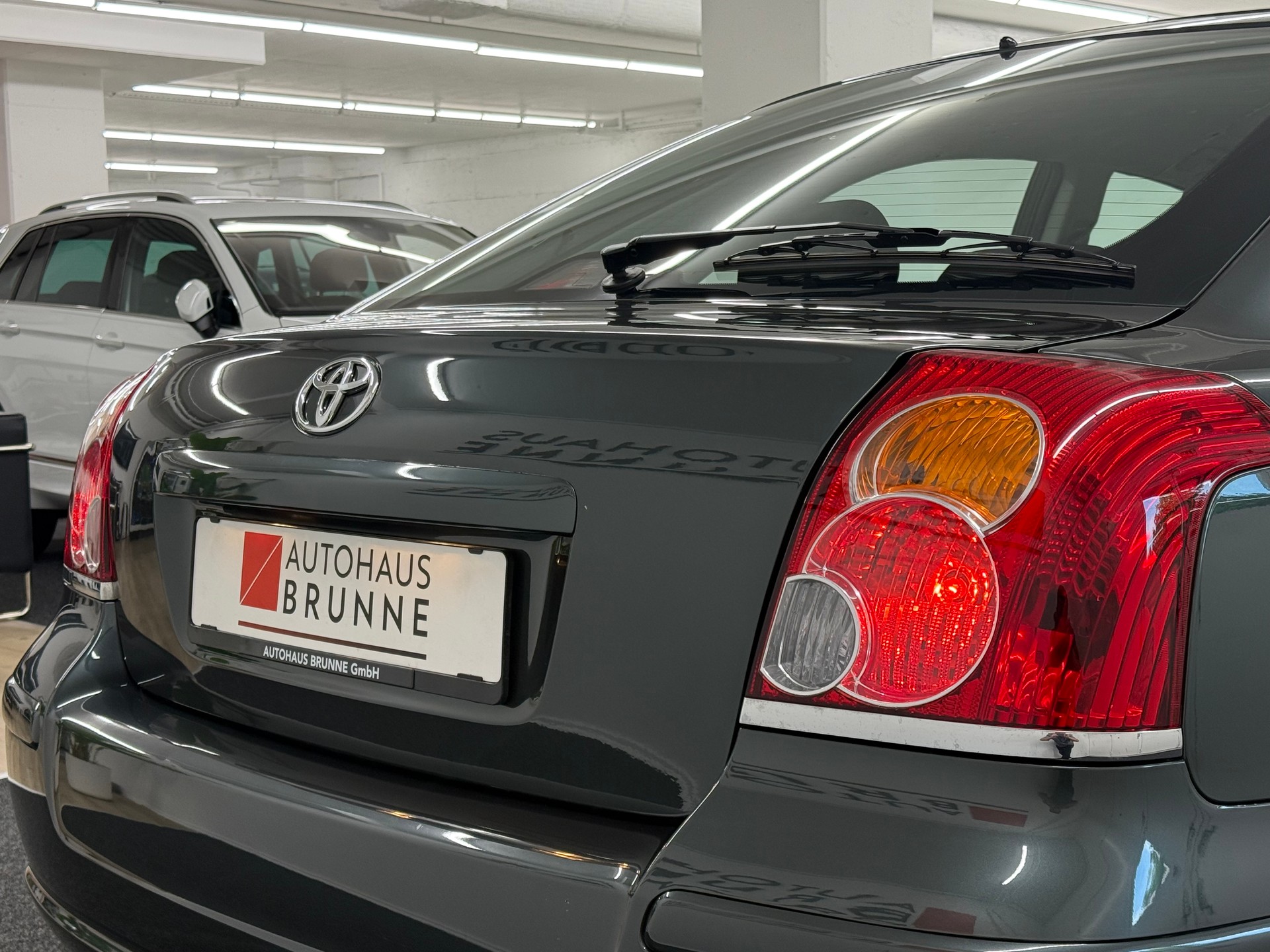 TOYOTA Avensis 1.8 VVT-i Linea Luna Liftback-image-7
