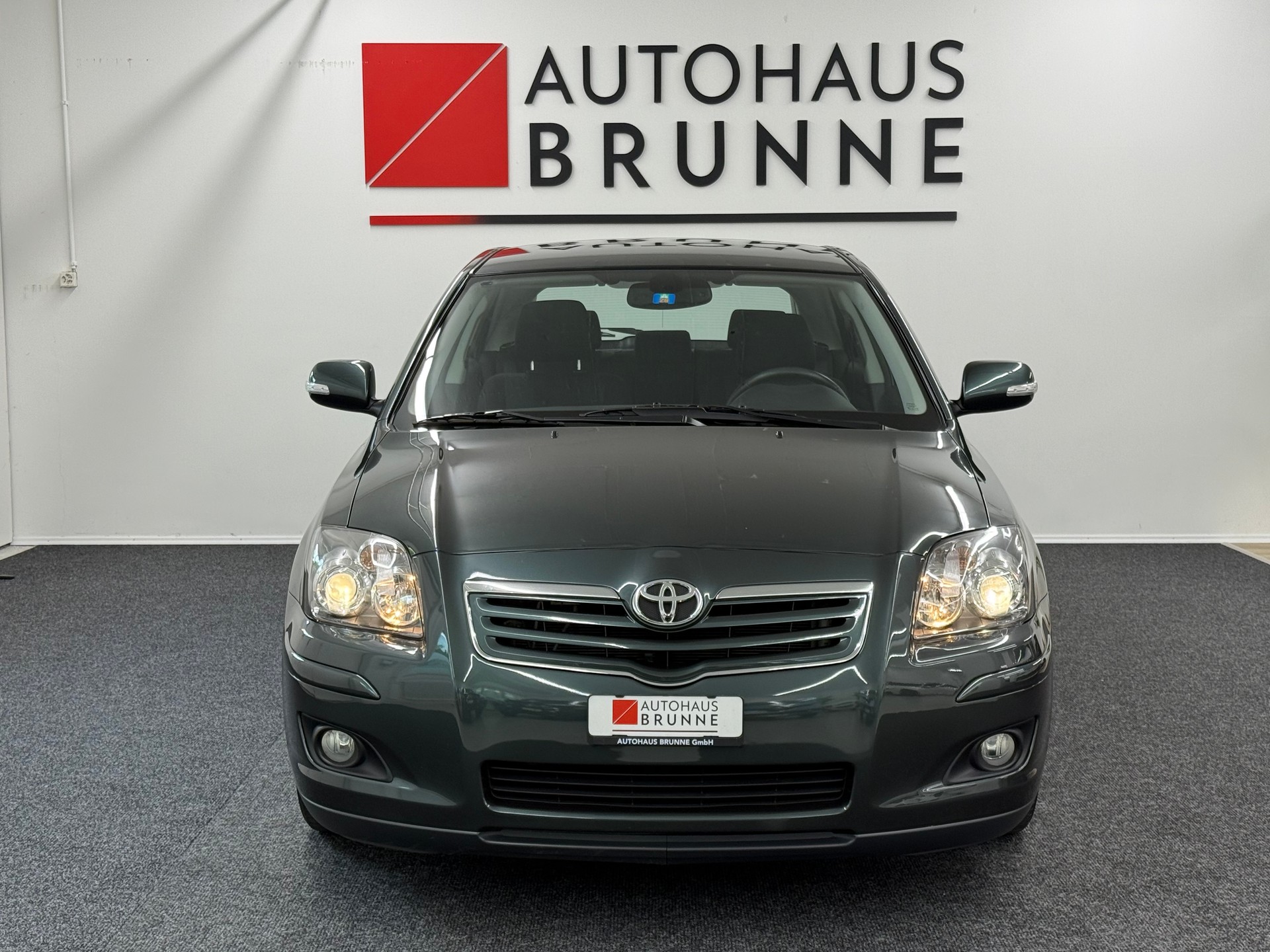 TOYOTA Avensis 1.8 VVT-i Linea Luna Liftback-showroom-element-1