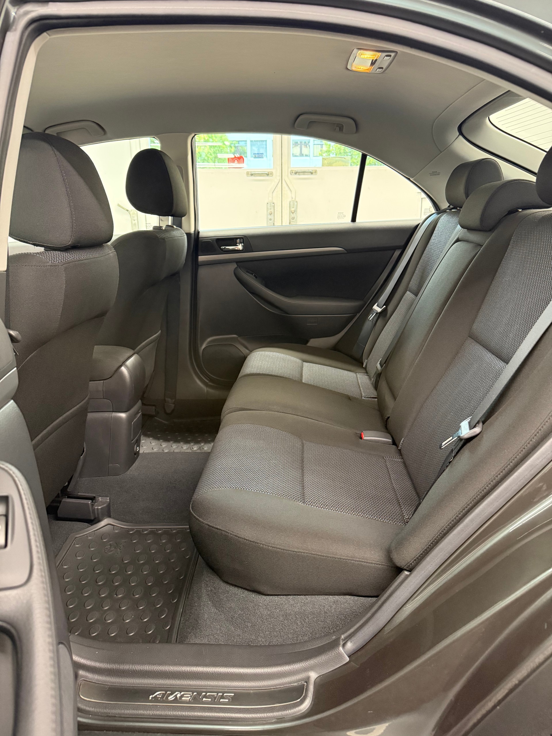 TOYOTA Avensis 1.8 VVT-i Linea Luna Liftback-image-15