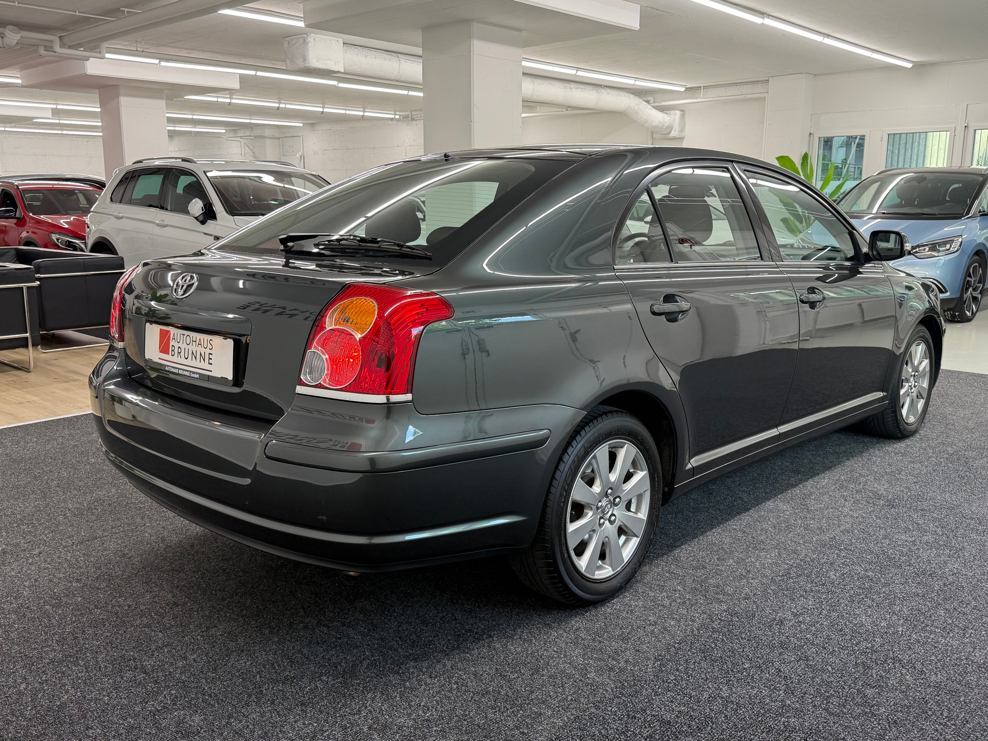 TOYOTA Avensis 1.8 VVT-i Linea Luna Liftback-showroom-element-3