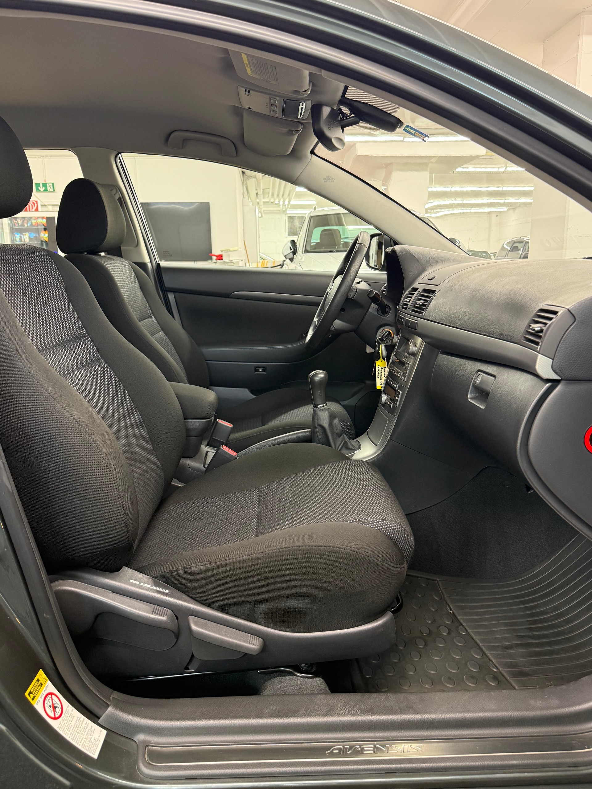 TOYOTA Avensis 1.8 VVT-i Linea Luna Liftback-image-18