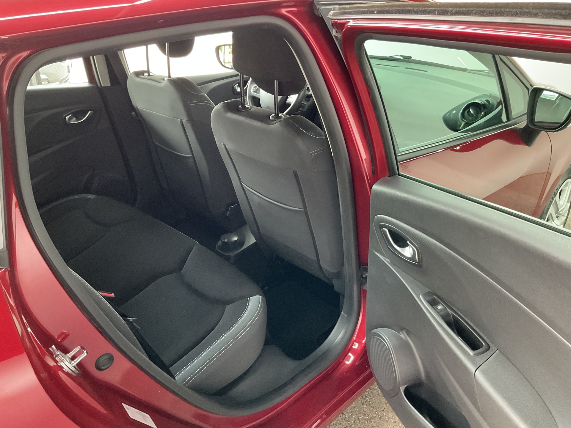 RENAULT Clio Grandtour 0.9 12V Zen-image-9