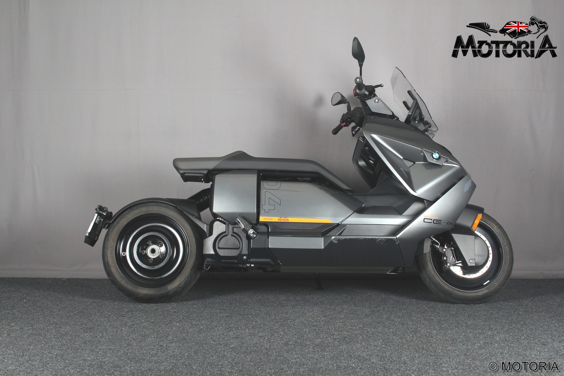 BMW CE 04-showroom-element-1