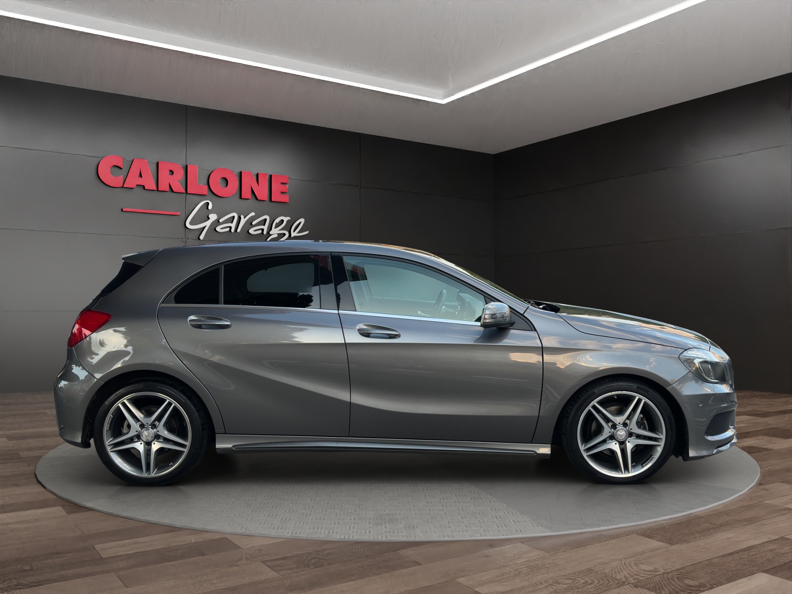 MERCEDES-BENZ A 180 AMG Line-image-1