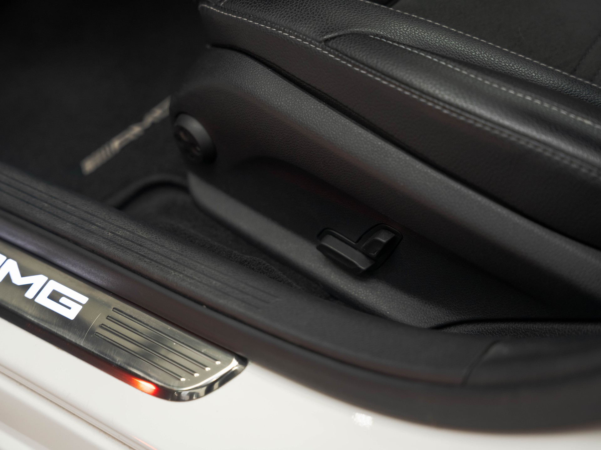 MERCEDES-BENZ C 63 AMG Speedshift-image-21