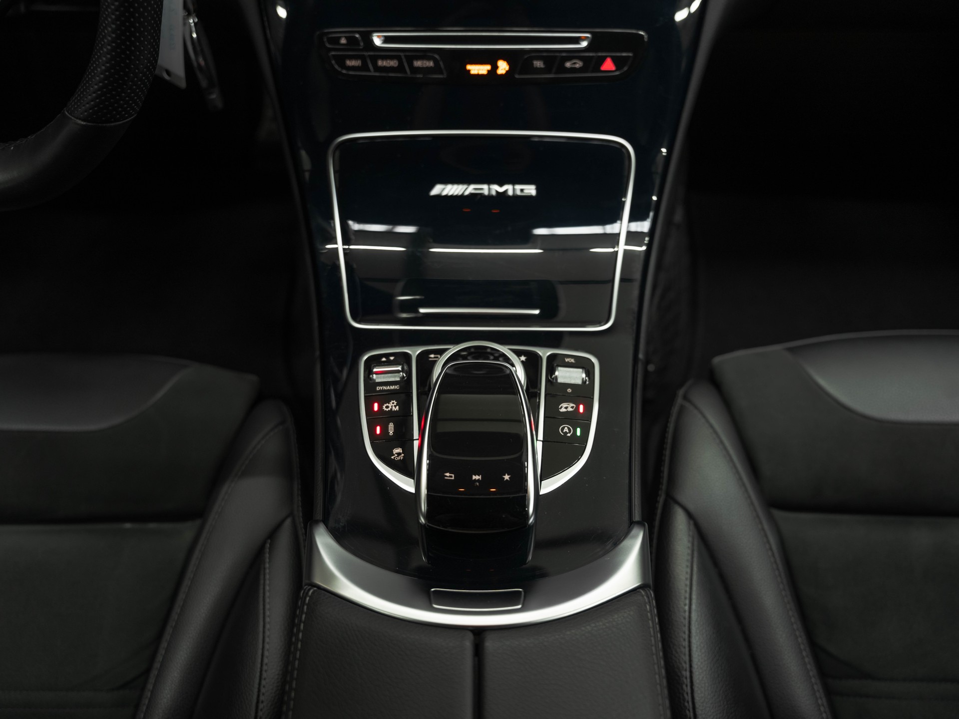 MERCEDES-BENZ C 63 AMG Speedshift-image-24