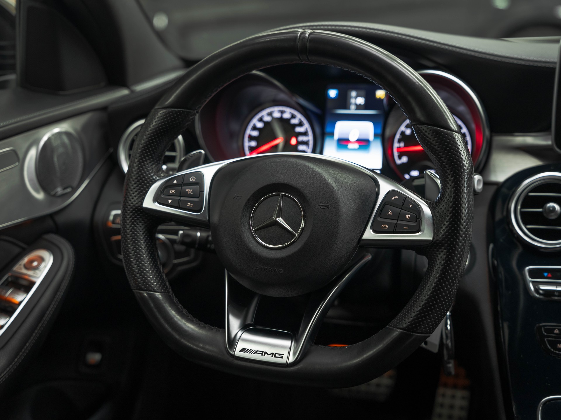 MERCEDES-BENZ C 63 AMG Speedshift-image-23