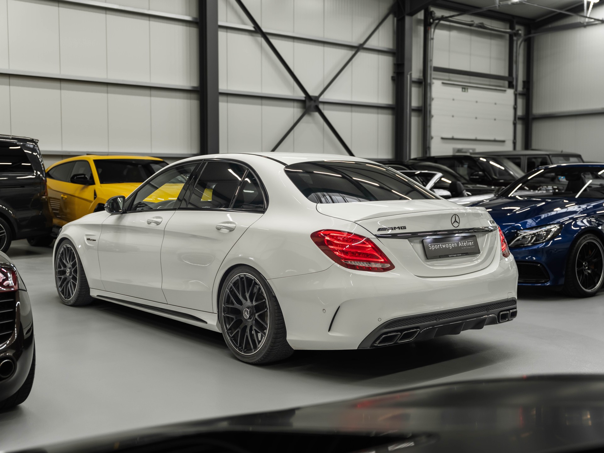MERCEDES-BENZ C 63 AMG Speedshift-showroom-element-1