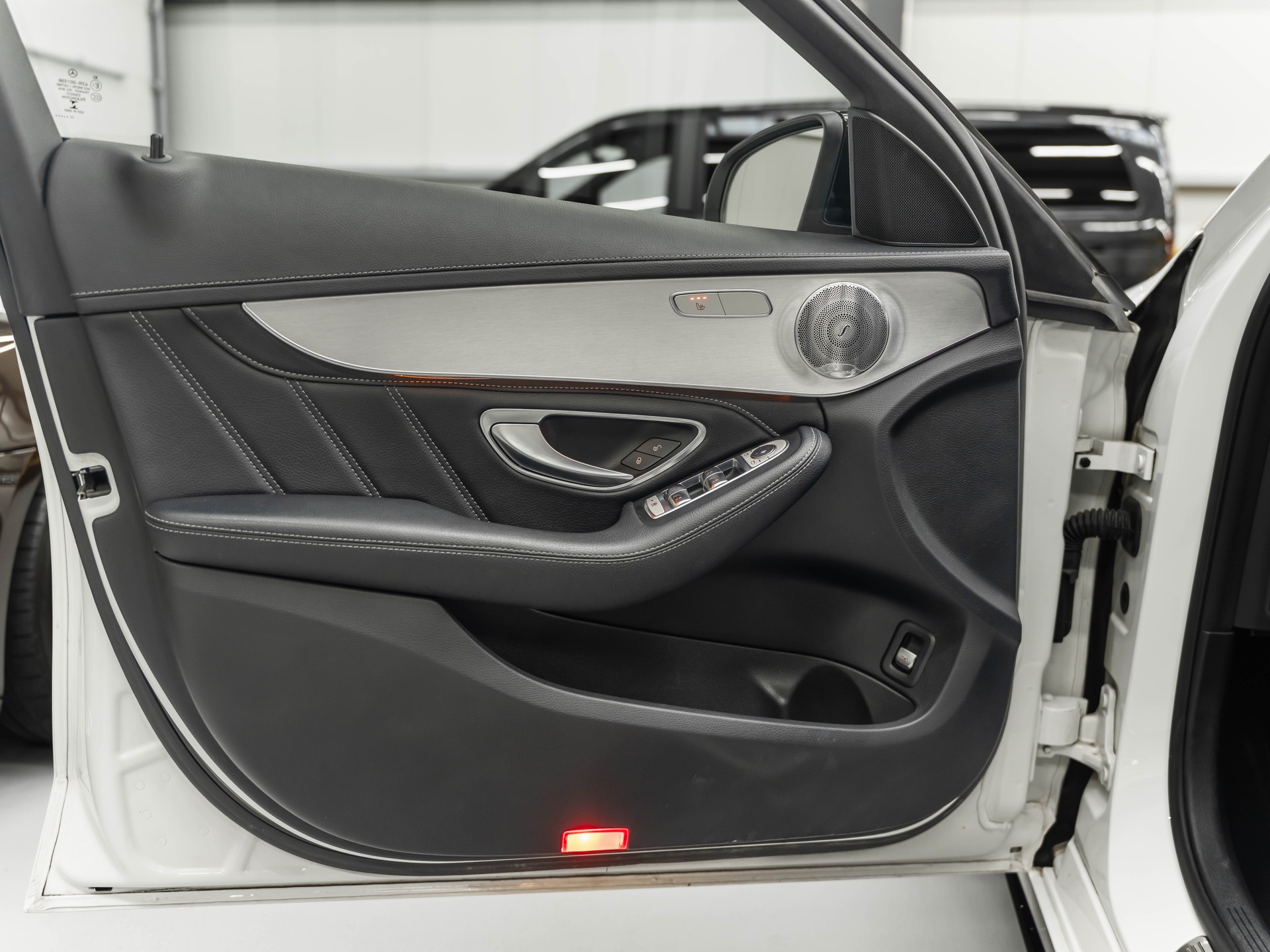 MERCEDES-BENZ C 63 AMG Speedshift-image-18