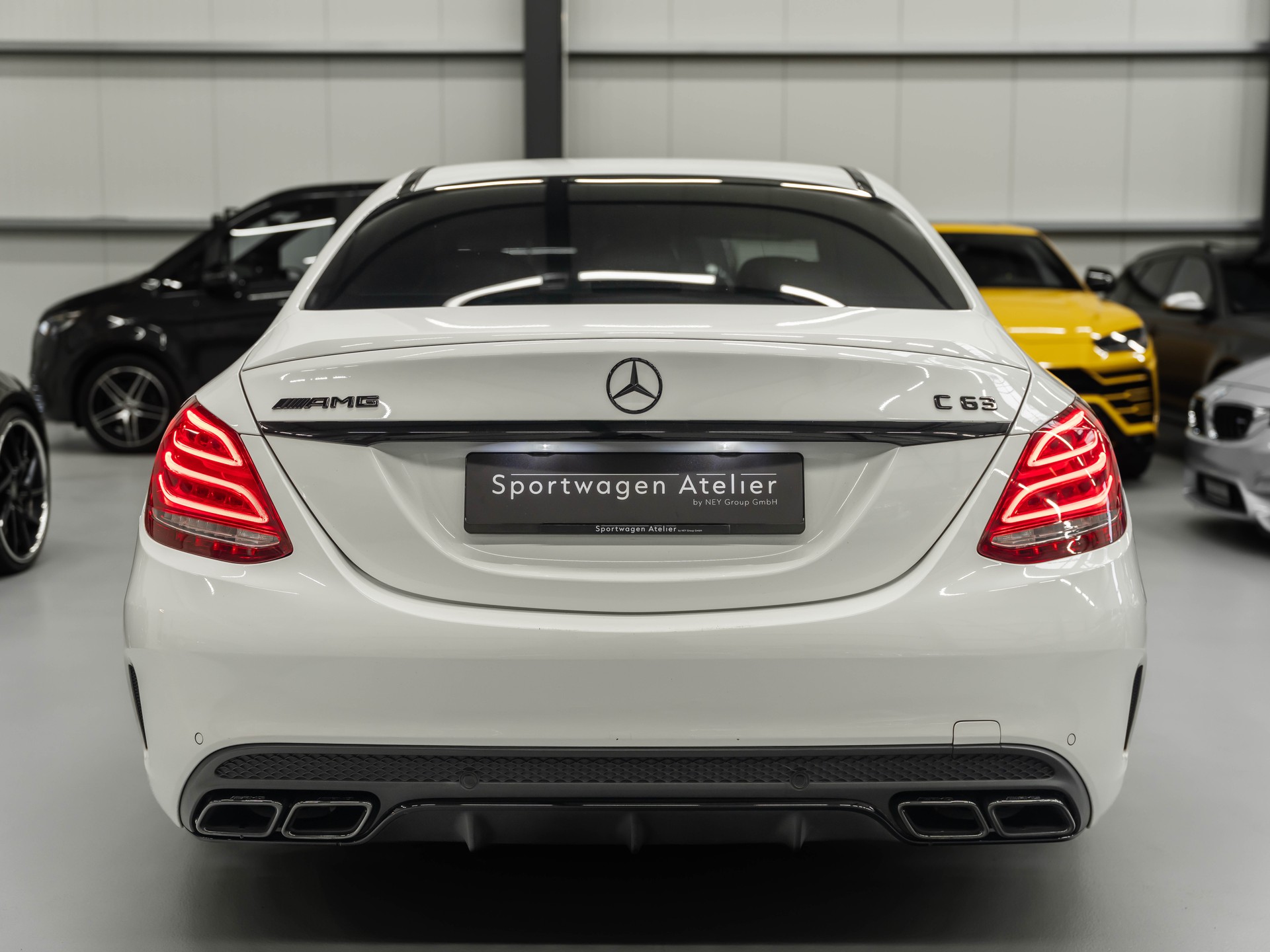 MERCEDES-BENZ C 63 AMG Speedshift-showroom-element-2