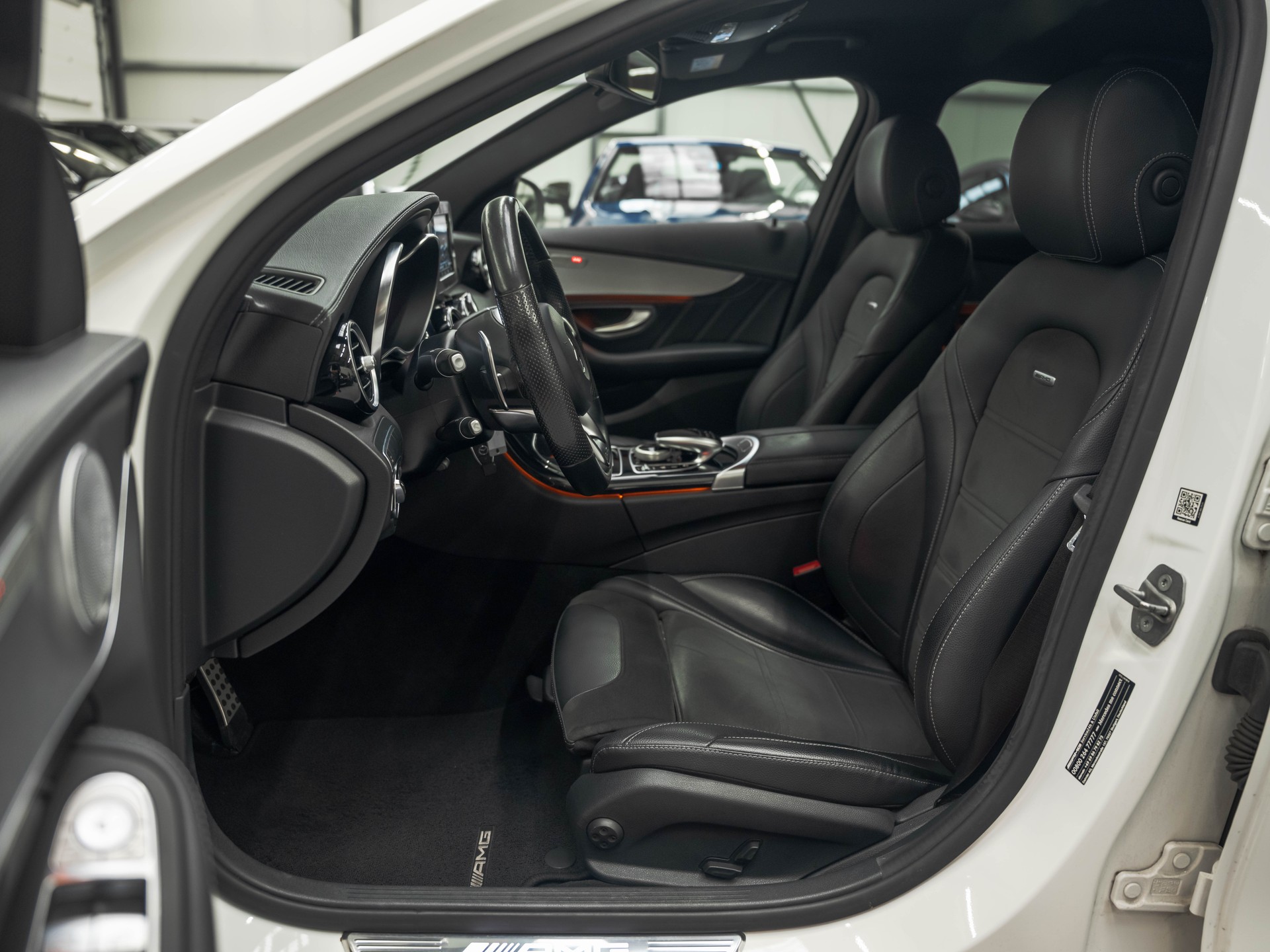 MERCEDES-BENZ C 63 AMG Speedshift-image-8