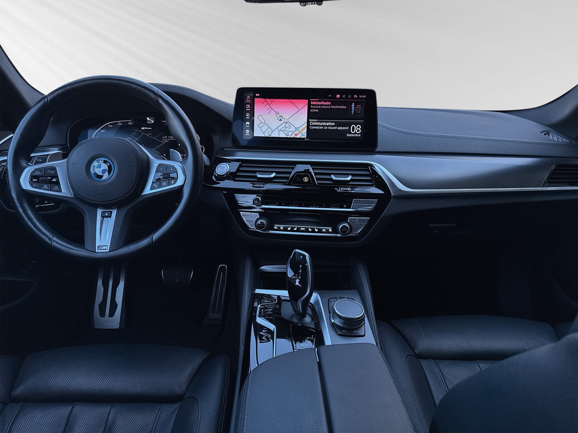 BMW 545e xDrive M Sport Steptronic-image-5