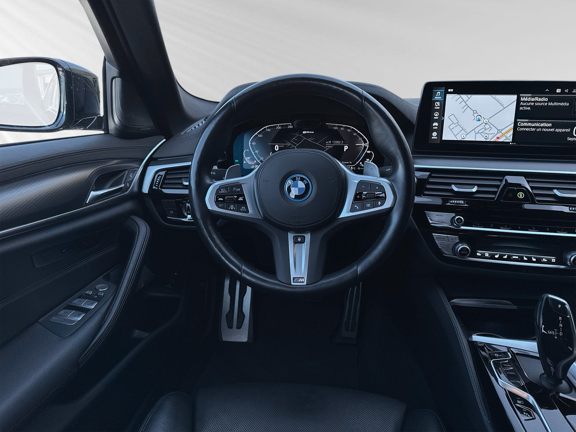 BMW 545e xDrive M Sport Steptronic-image-4