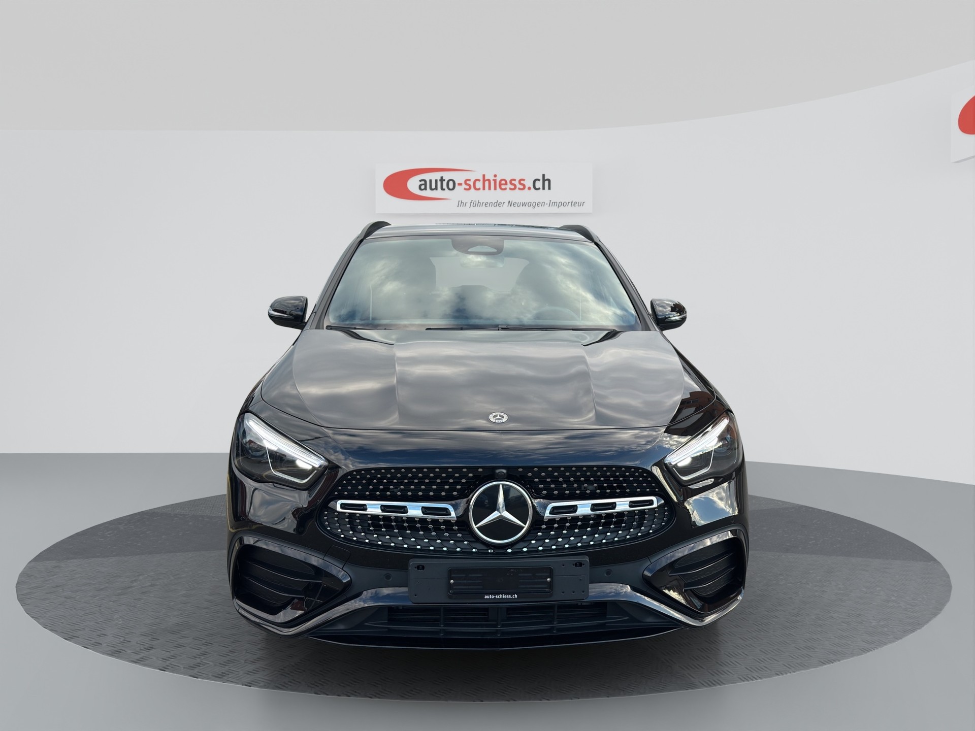 MERCEDES-BENZ GLA 200d AMG Line Night 8G-DCT-image-1