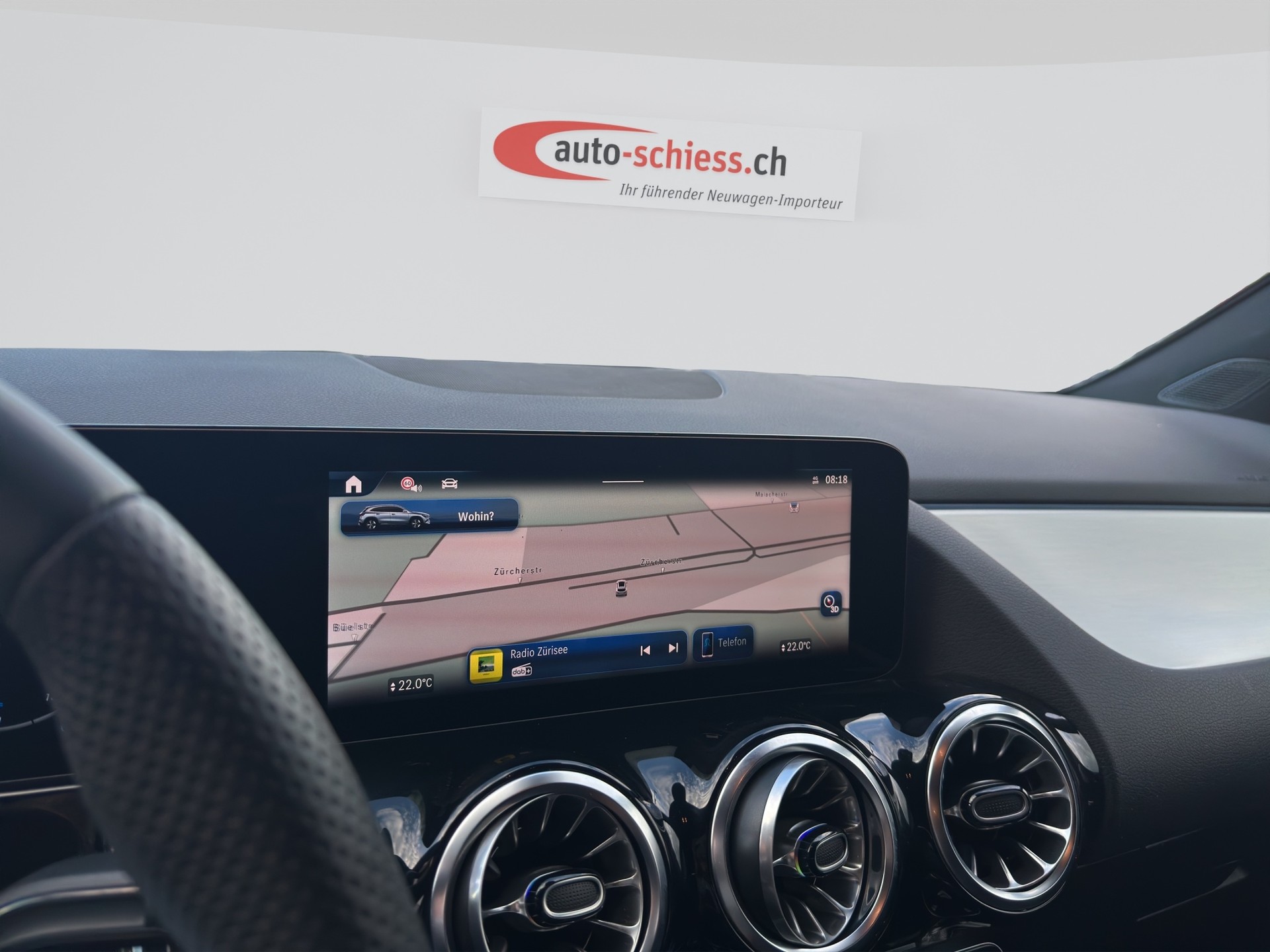 MERCEDES-BENZ GLA 200d AMG Line Night 8G-DCT-image-7