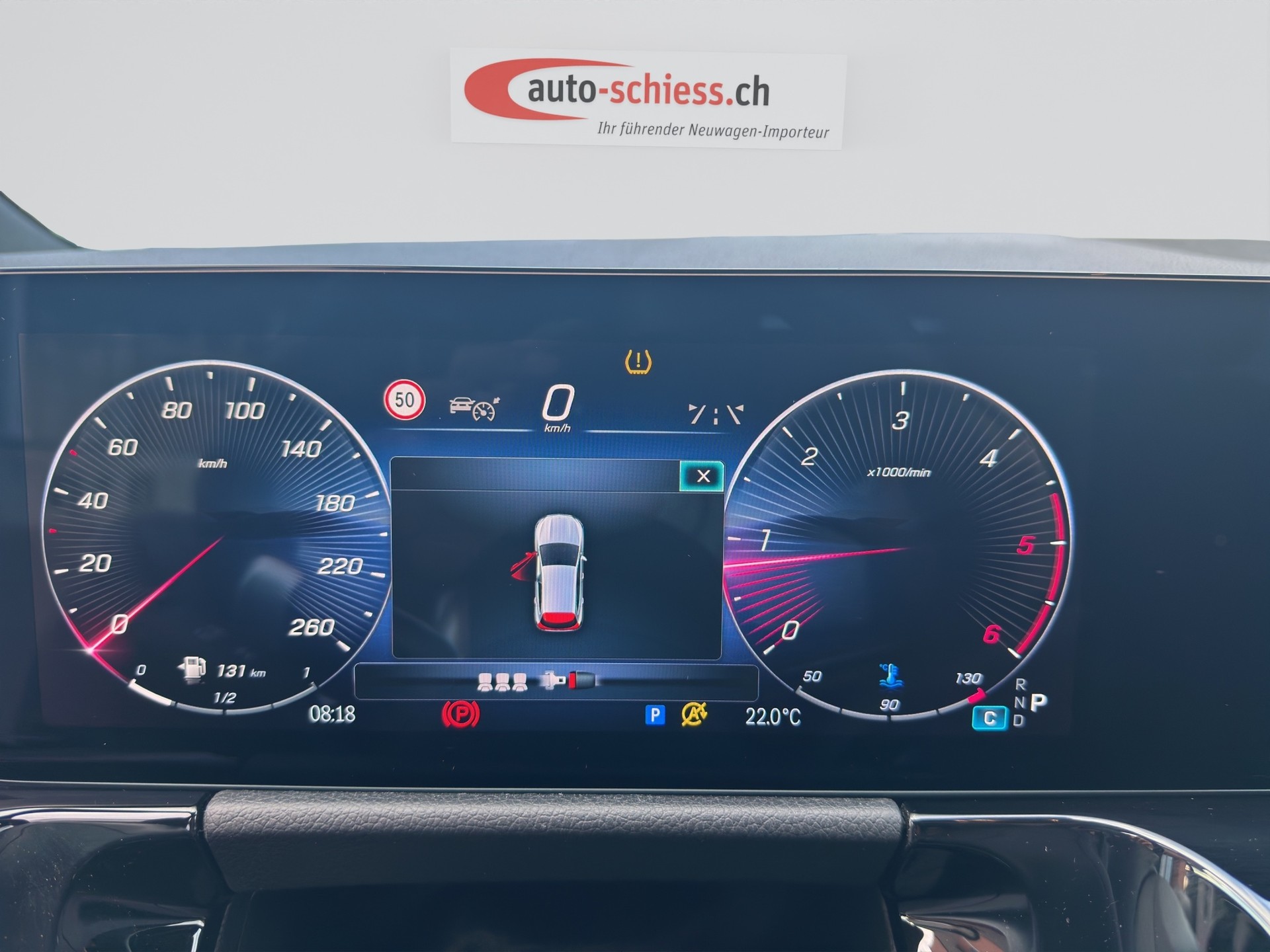 MERCEDES-BENZ GLA 200d AMG Line Night 8G-DCT-image-6