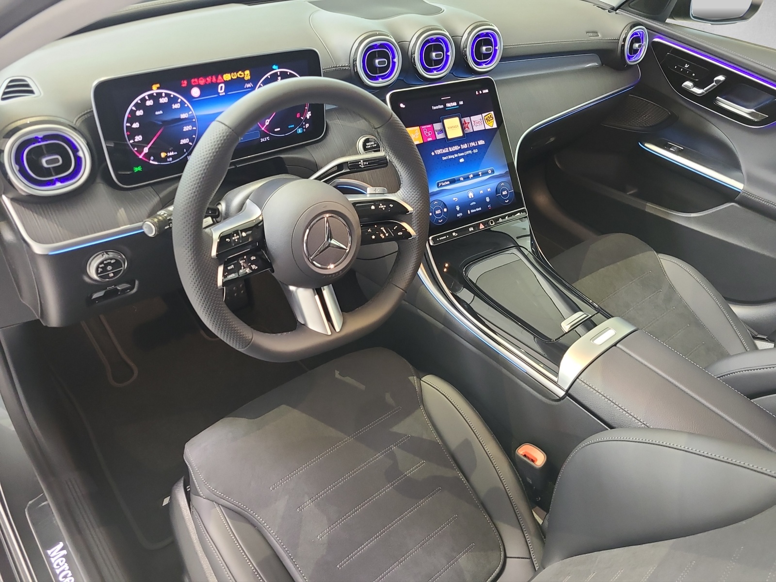 MERCEDES-BENZ C 220 d Swiss Star AMG Line 4matic T-image-13
