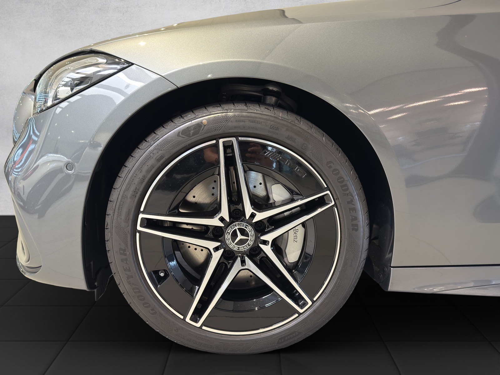MERCEDES-BENZ C 220 d Swiss Star AMG Line 4matic T-image-1