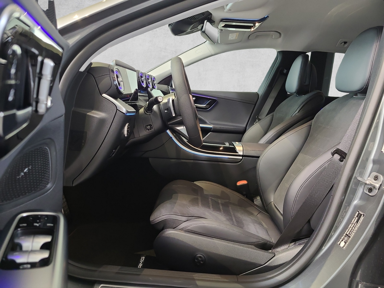 MERCEDES-BENZ C 220 d Swiss Star AMG Line 4matic T-image-14