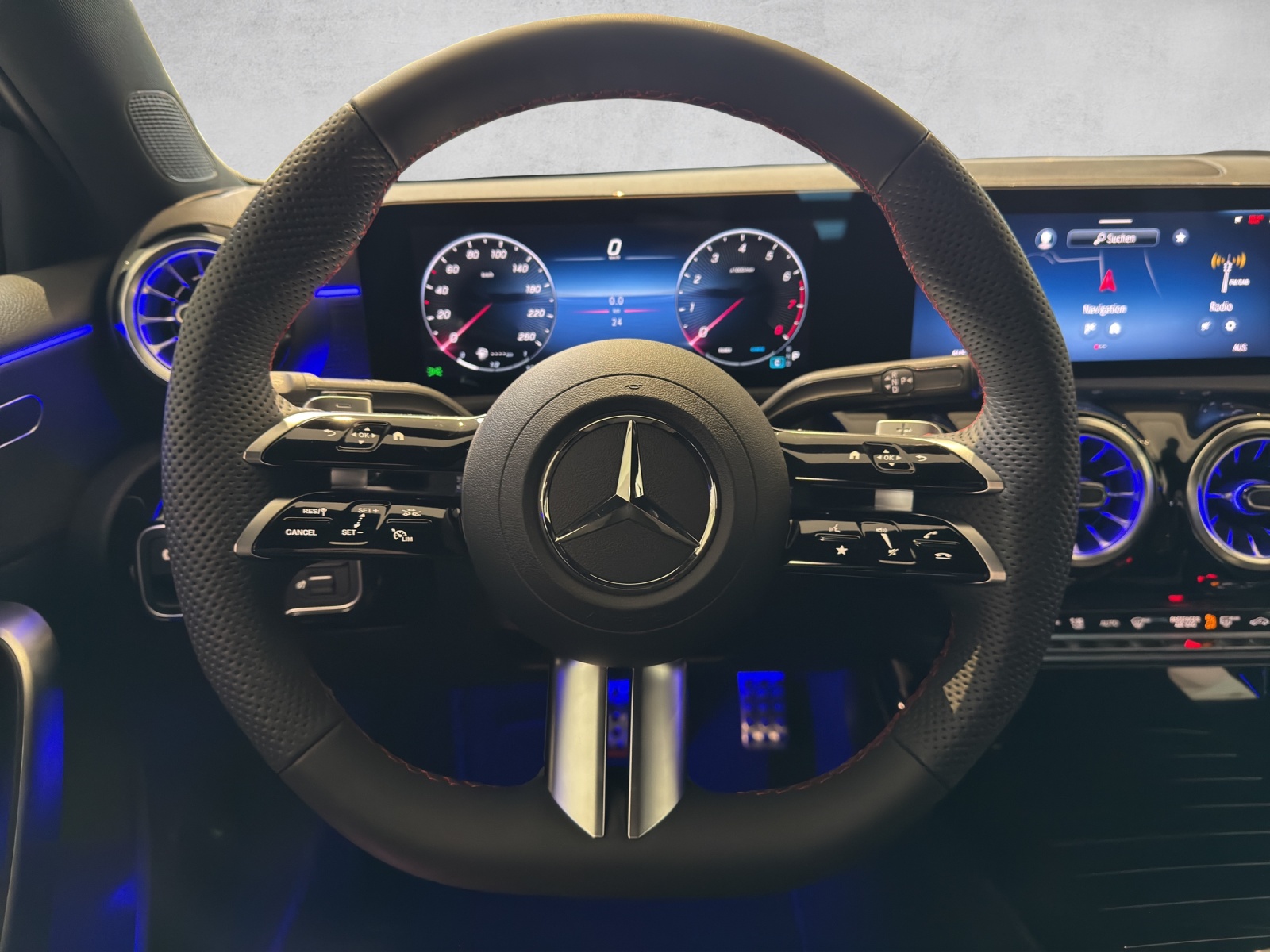 MERCEDES-BENZ A 250 AMG Line 4M W177-image-4