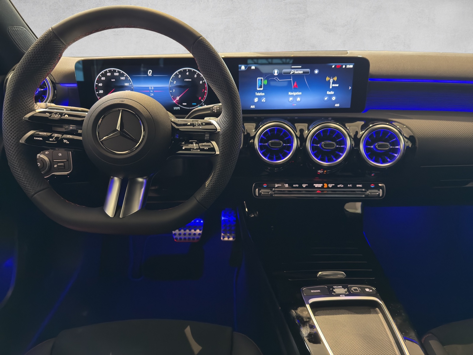 MERCEDES-BENZ A 250 AMG Line 4M W177-image-3