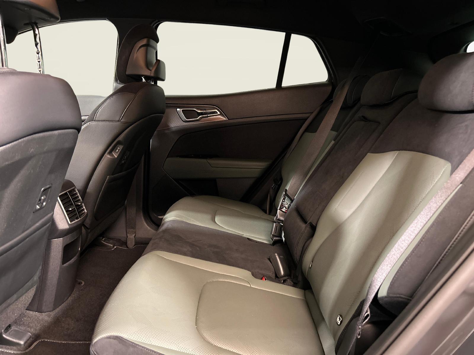 KIA Sportage 1.6 T-GDi PHEV Power Edition-image-3