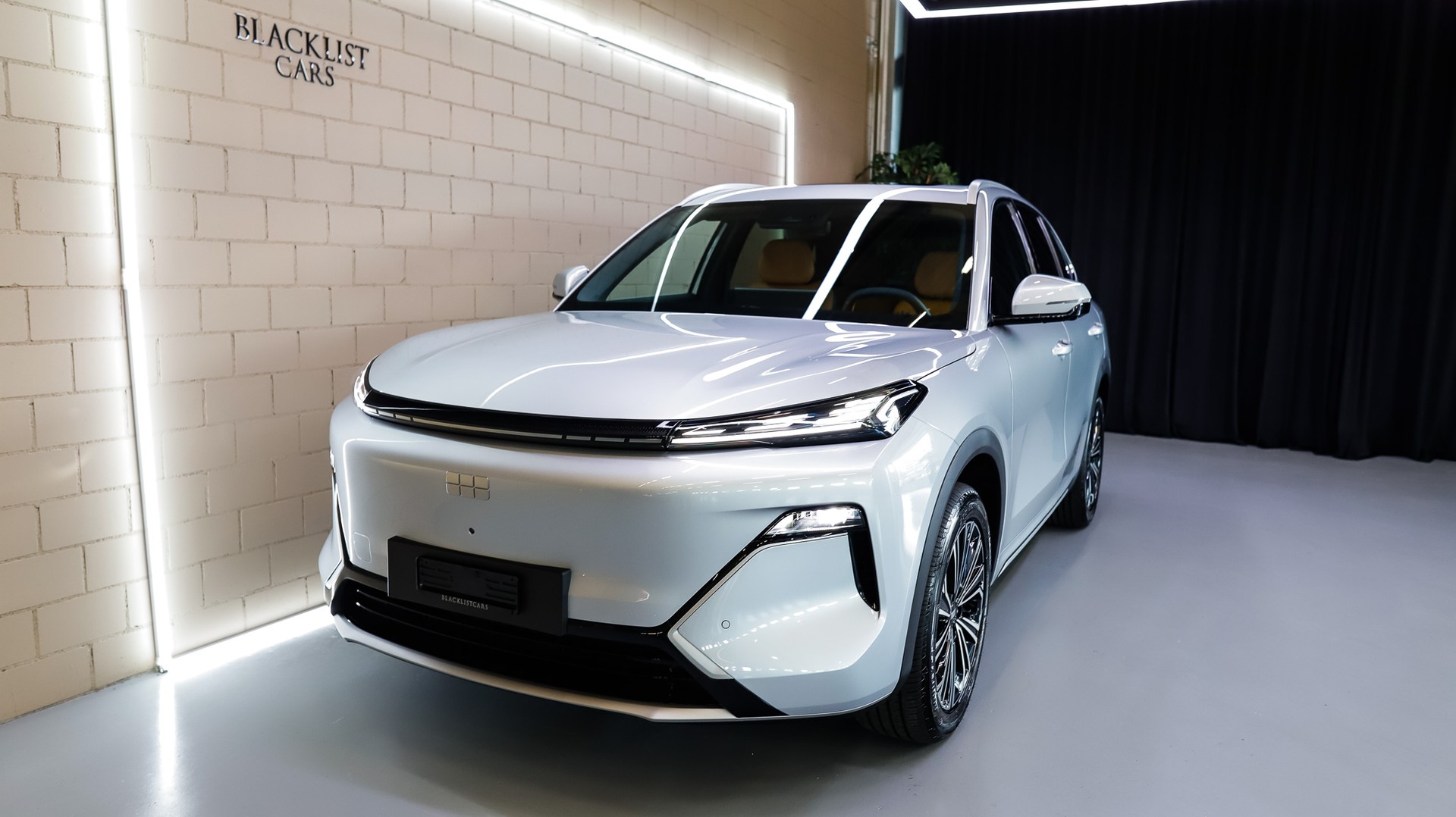 GEELY Starray EM-i MAX + PHEV *Silver*-image-1
