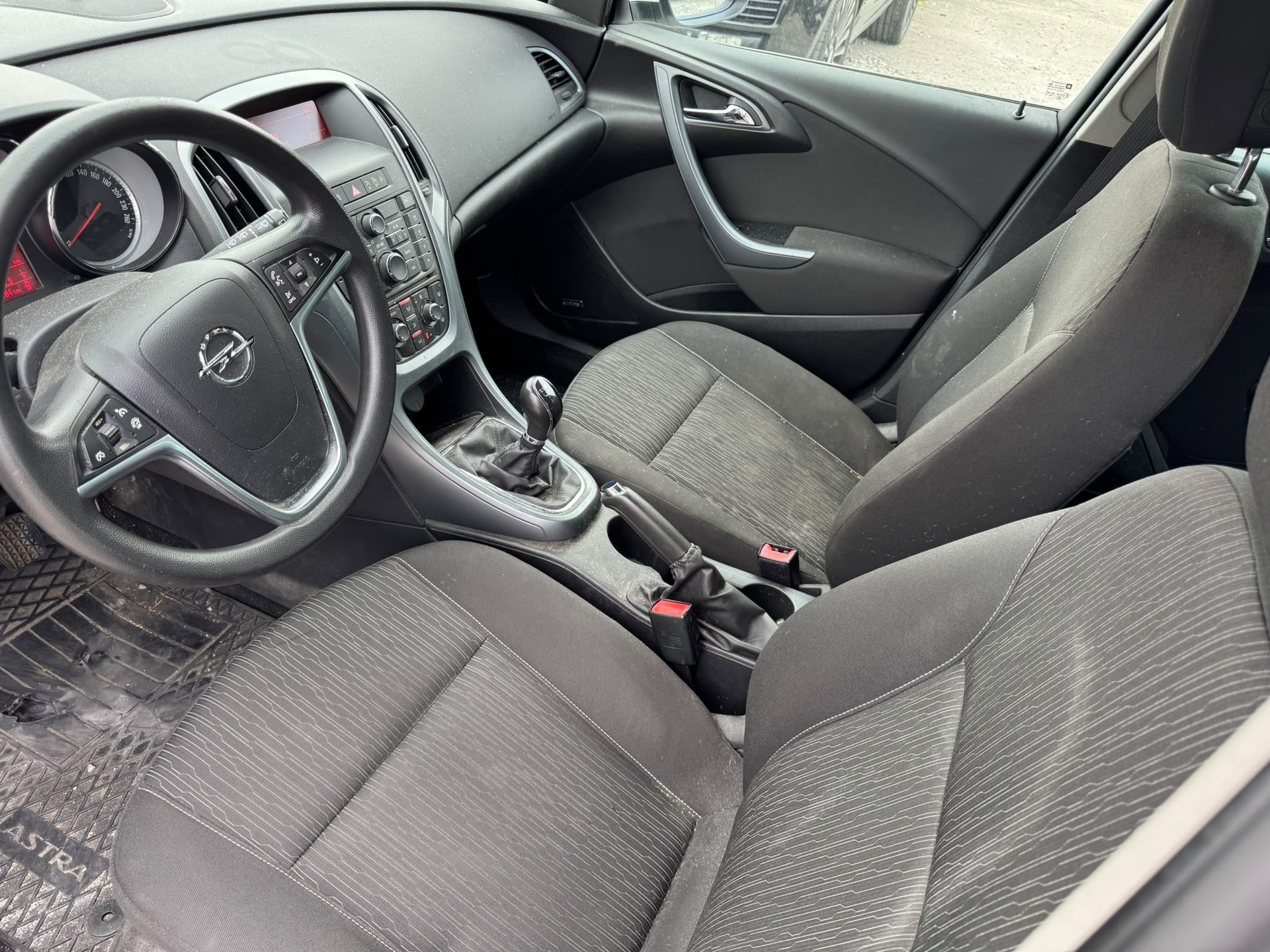 OPEL Astra SportsTourer 1.4i 16V Turbo Sport-image-9
