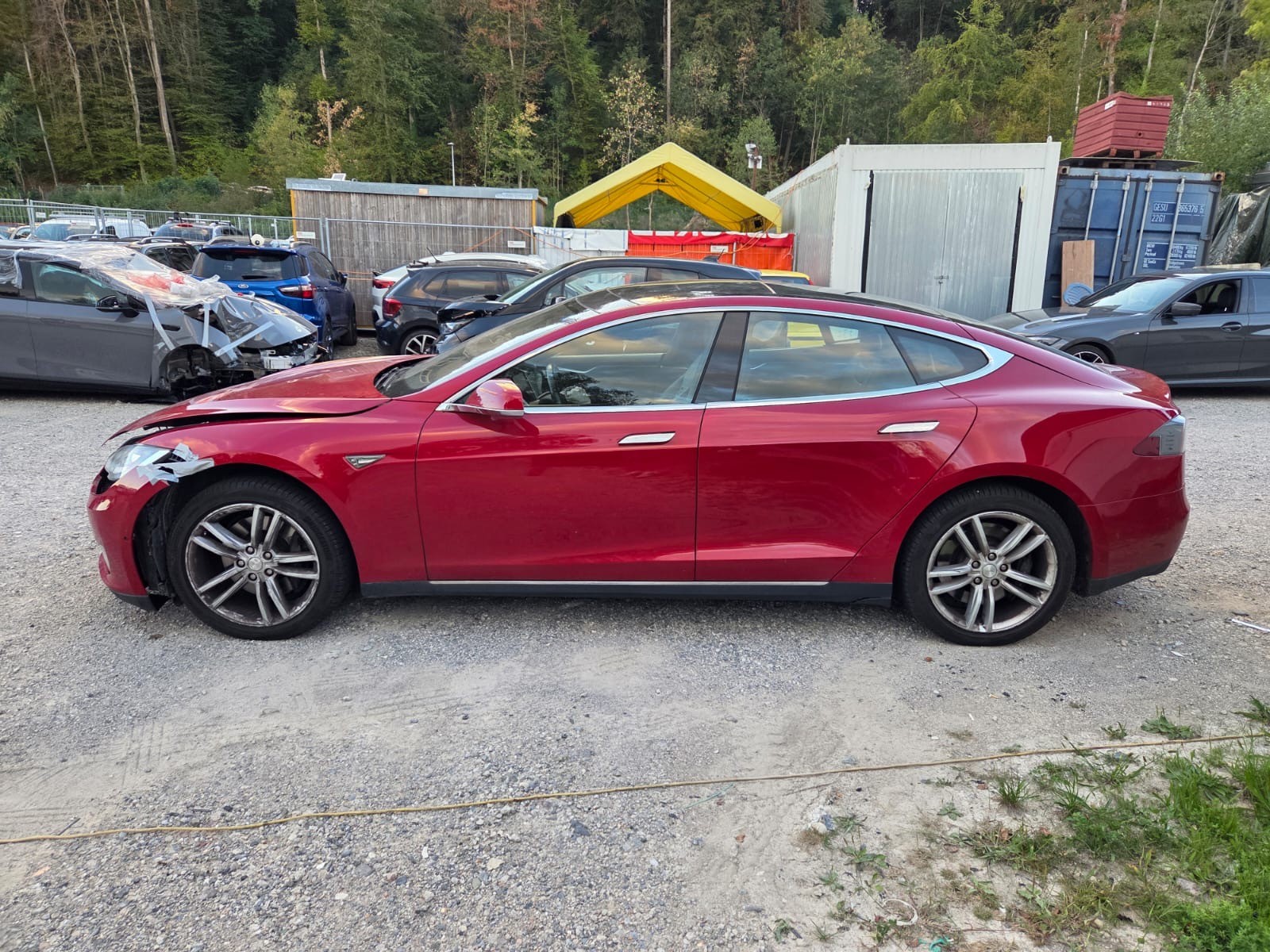 TESLA Model S 85 D-image-3