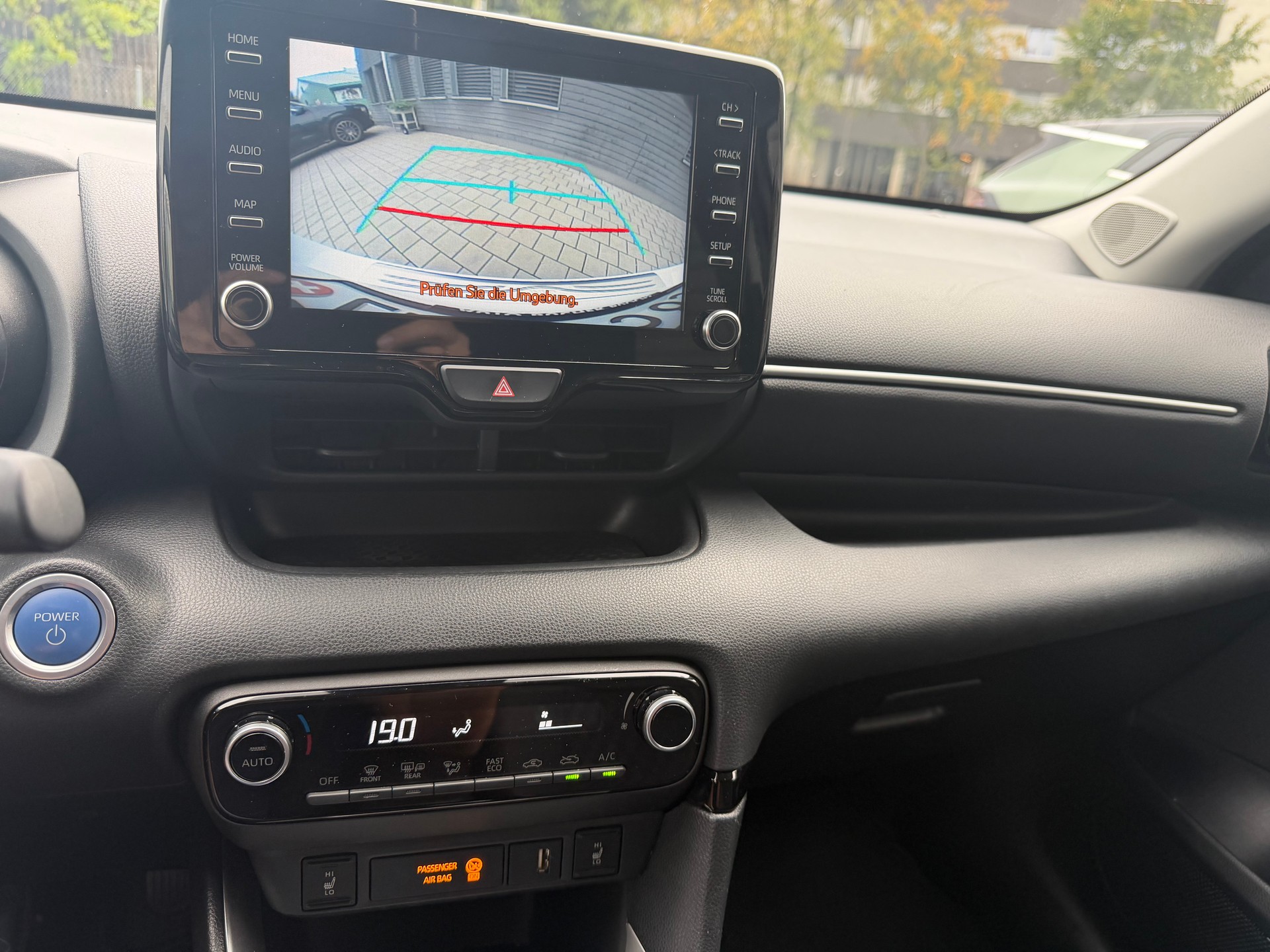 TOYOTA Yaris 1.5 Trend e-CVT-image-8